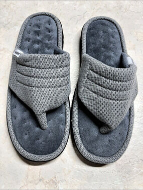 isotoner Microterry Thong Slippers Gray